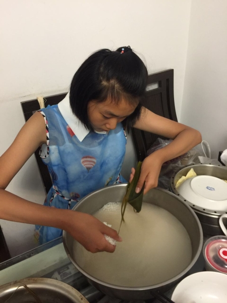 包粽子