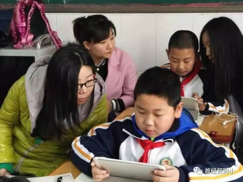 学生上课中